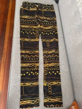 Versus jeans